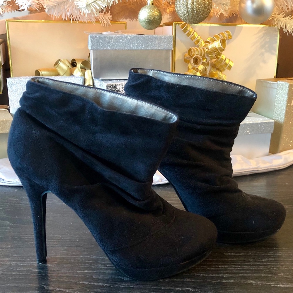 Michael Antonio Suede Madalyn Ruched Booties